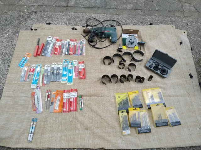 Lote taladro y brocas variadas diverso estado