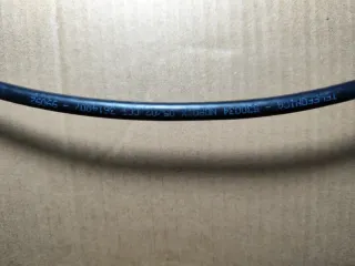 Cable telefónico negro