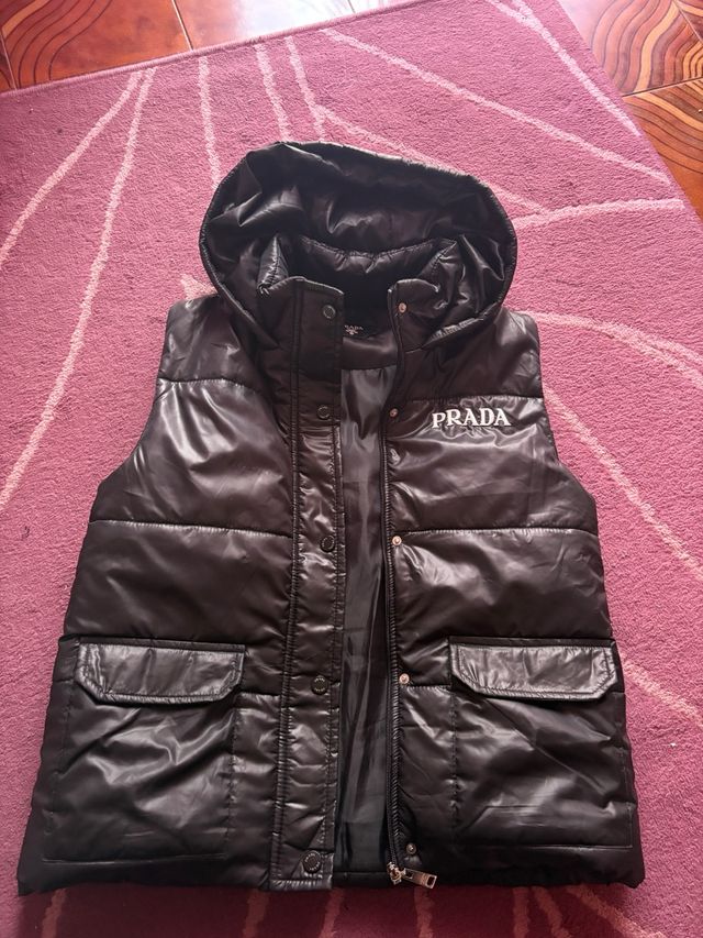 Gilet Prada nero con cappuccio taglia l