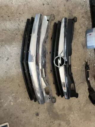 Rejilla frontal Opel Astra gtc