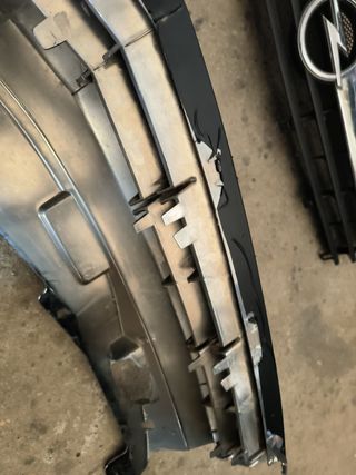 Rejilla frontal Opel Astra gtc