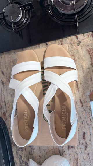 Sandalias cuña blancas Primichi