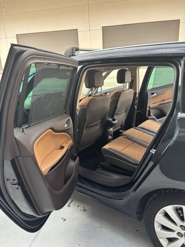 Opel Zafira Tourer 2014