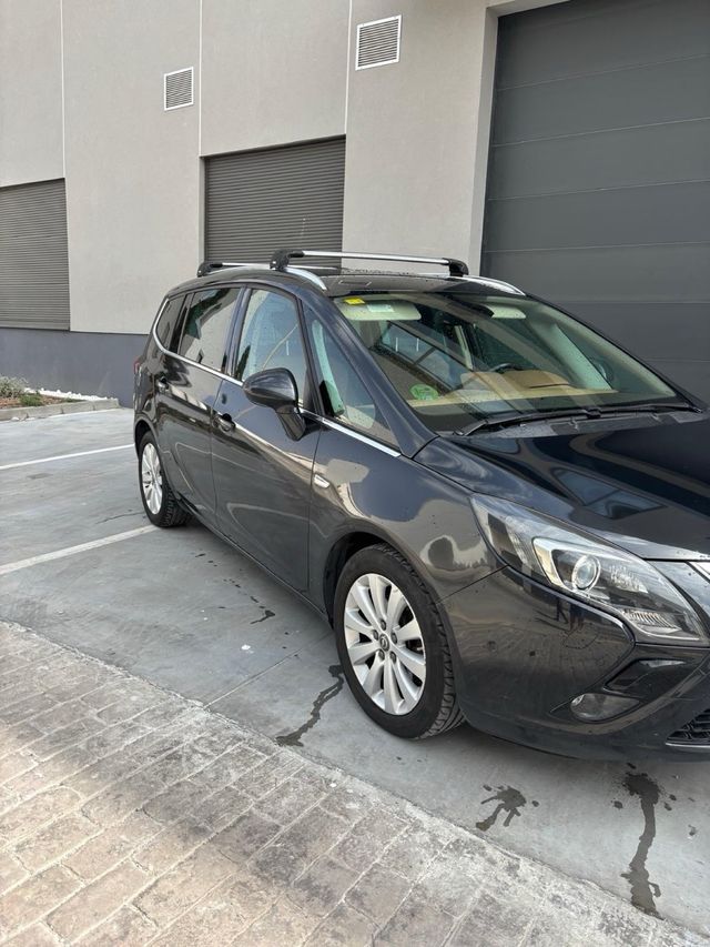 Opel Zafira Tourer 2014