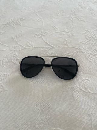 Gafas de sol aviador negras y plateadas
