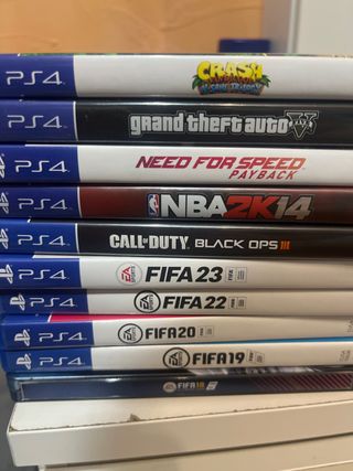 PS4 + 2 Mandos + 10 Juegos