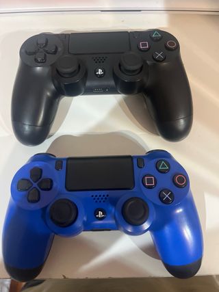 PS4 + 2 Mandos + 10 Juegos