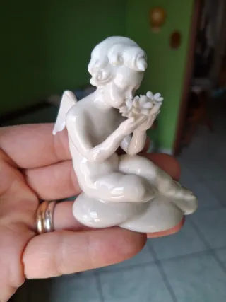 Cherubino in porcellana