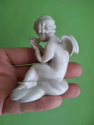 Cherubino in porcellana