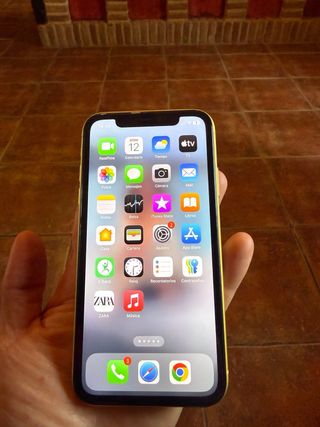 iPhone 11 giallo
