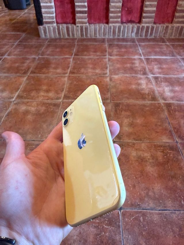 iPhone 11 Amarelo