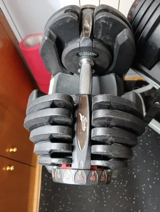 Conjunto de gimnasio con multiestación