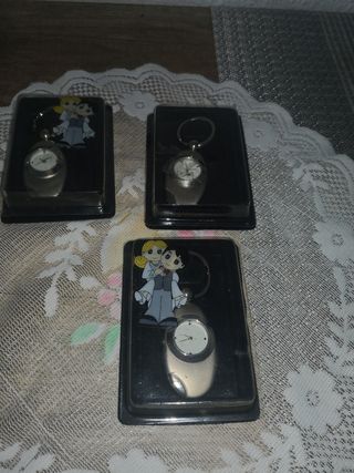  LLAVEROS CON  Reloj ESMALTADO. Nuevos CON CAJA
