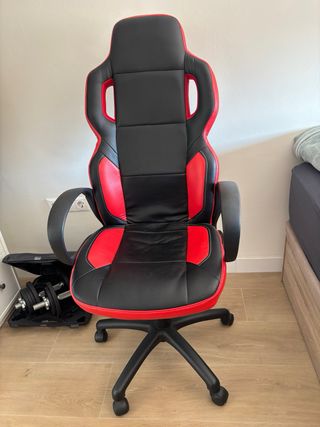 Poltrona gaming nera e rossa