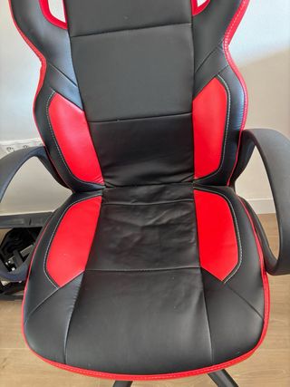 Poltrona gaming nera e rossa