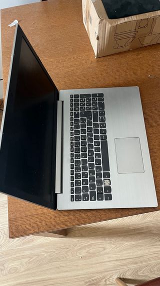 Lenovo Ideapad 330-15IKB Plata