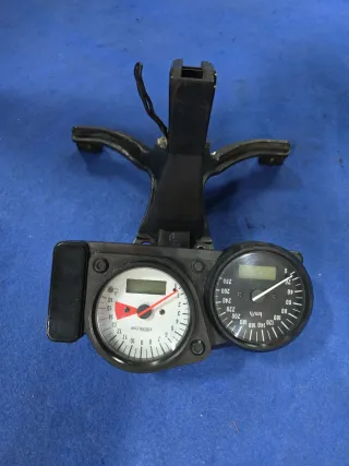 Cuadro velocímetro Suzuki GSXR 750