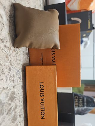 Bolsa Louis Vuitton con caja y cojín