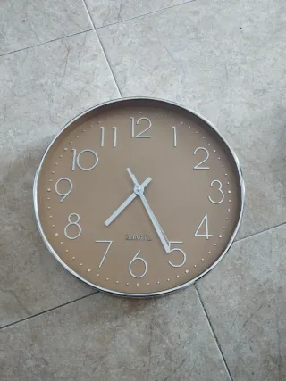 Reloj de pared redondo