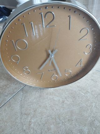 Reloj de pared redondo