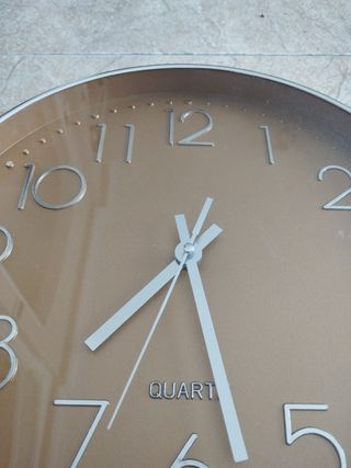 Reloj de pared redondo