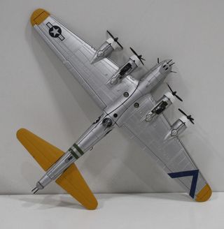 Maqueta Avión Altaya B-17G Flying Fortress 1/144