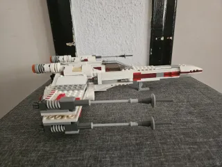 Lego Star Wars 9493 X-wing Starfighter.