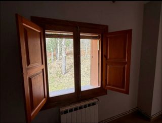 Ventanas madera 110x120 con portón