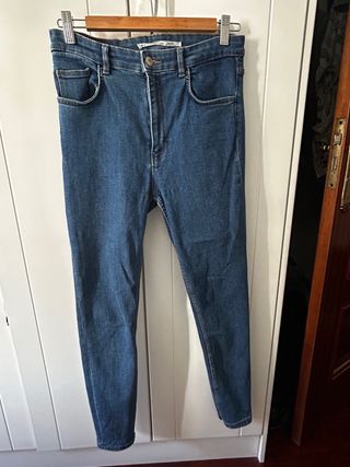 Pantalón vaquero Zara Talla 40