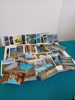  25 Guerrero del antifaz y 100 postales de Europa 