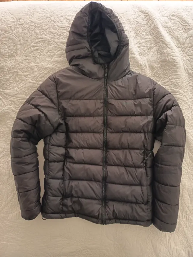 Chaqueta Pull&Bear negra con capucha