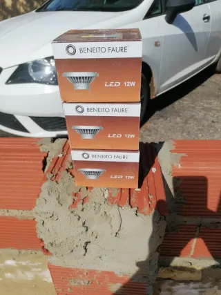 Foco LED 12W Benzoito Faure