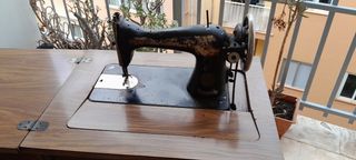 Maquina de coser antigua
