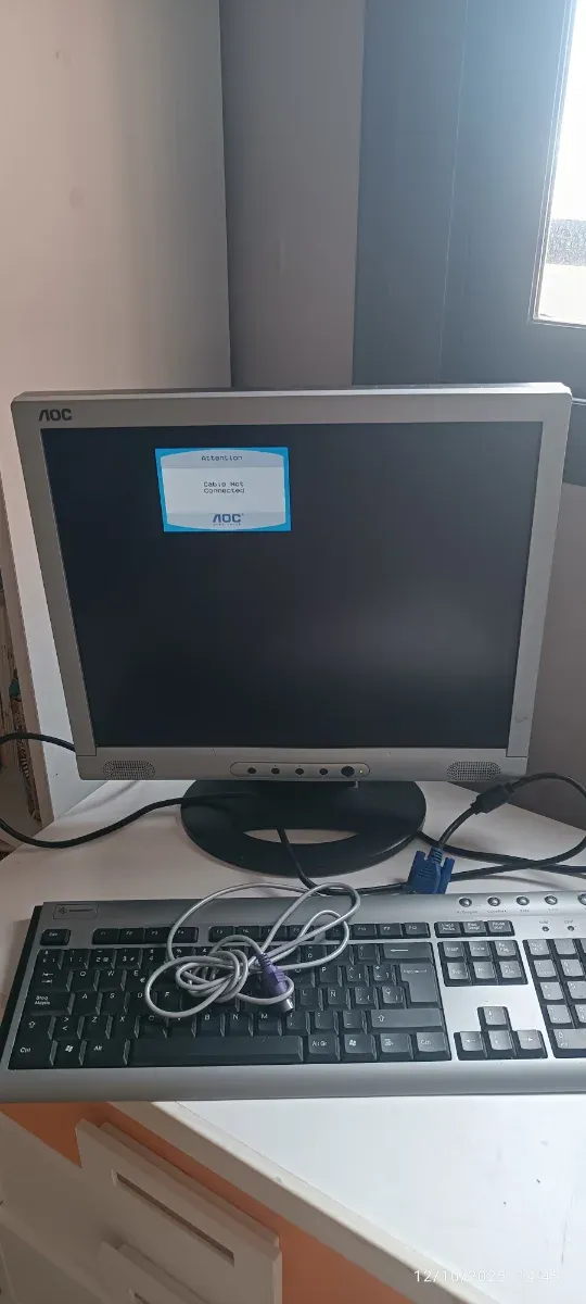 Monitor AOC + Teclado