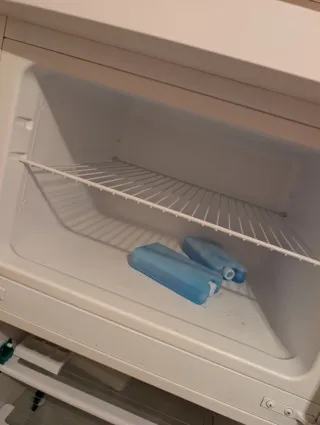 Nevera de cocina blanca