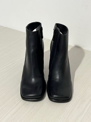 Stivaletti Calvin Klein n.37