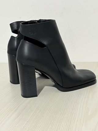 Stivaletti Calvin Klein n.37