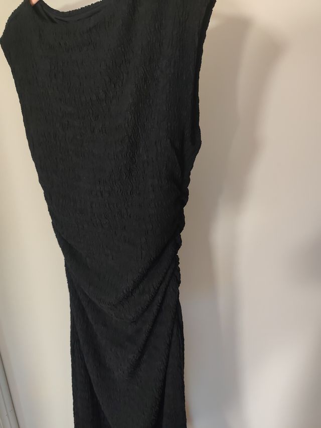 Vestido negro drapeado