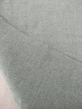 Tres retales de tela variados