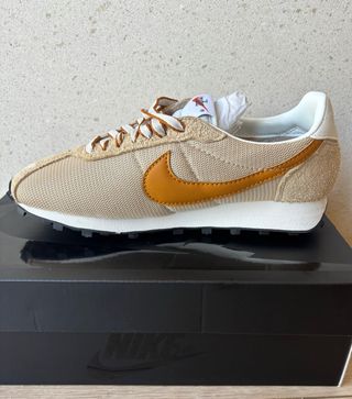 Zapatillas Nike Beige y camel