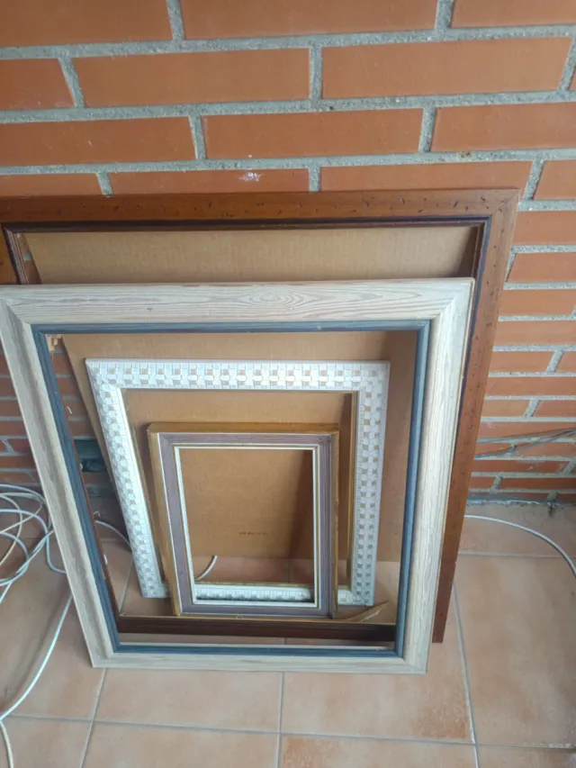 Lote 4 Marcos de Madera Marrón y Blanco