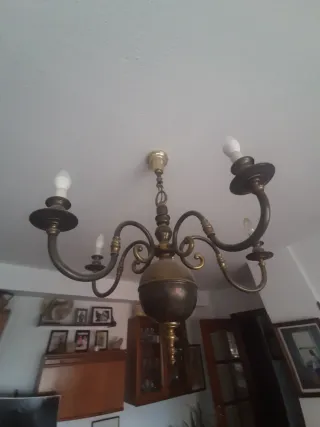Lámpara de techo antigua