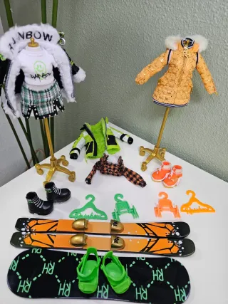 Rainbow High Jade Hunter y Poppy Rowan Muñecas