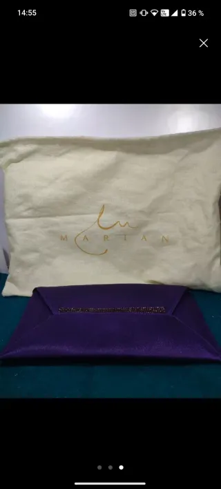 Bolso de fiesta morado con cadena
