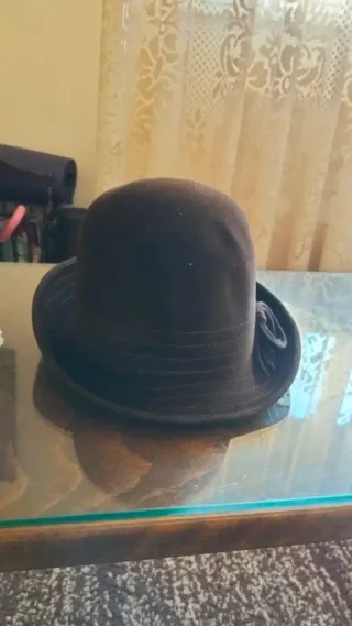 Sombrero marrón alta calidad casi nuevo