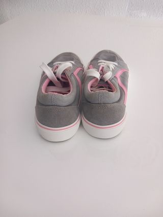 Zapatillas grises y rosas talla 34