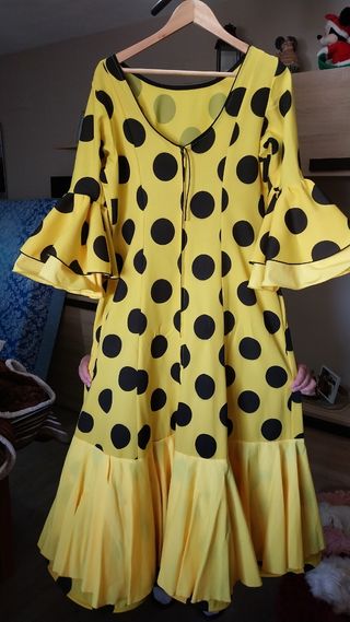 Traje Flamenca Amarillo Lunares Negros