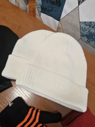 Lote Ropa Invierno: Gorros, Guantes y Bufandas