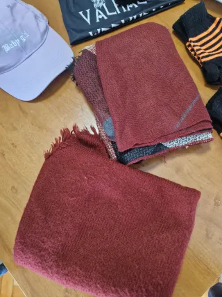 Lote Ropa Invierno: Gorros, Guantes y Bufandas