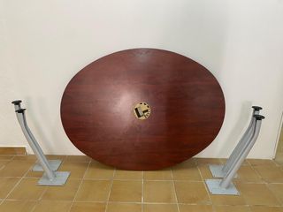 REGALO.Mesa ovalada de madera maciza